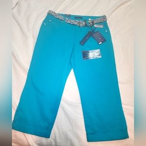 Bandolino "Capris Breeze" Capri pant. Size 10. New. Nice fabric feel with belt.